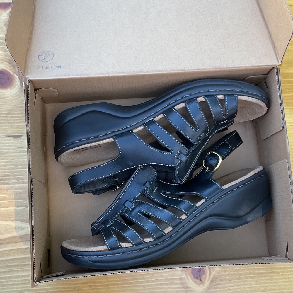 Clarks Black Leather Sandals Size 9